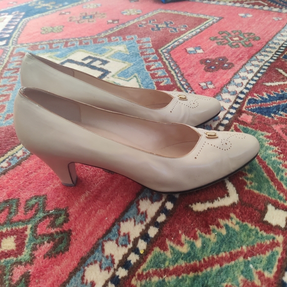 Vintage Ferragamo pumps, cream, made in Italy, size 10B, leather - Picture 2 of 12